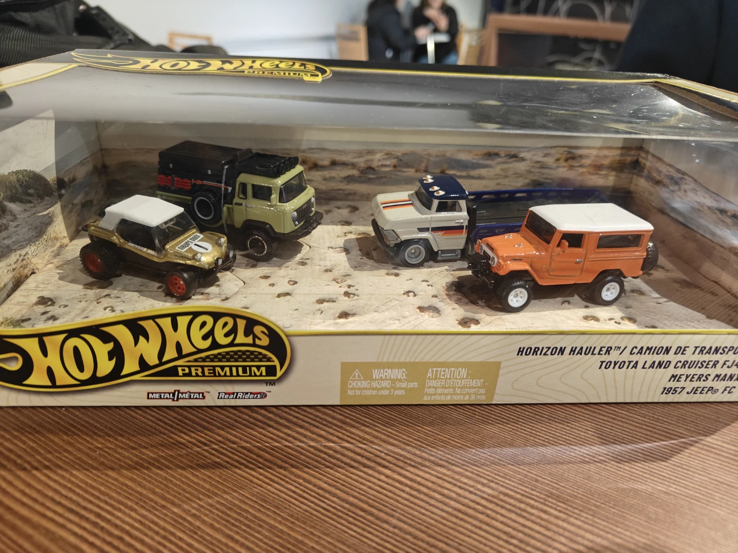 Hot wheels premium  gulf and offroad diorama bundle - photo 3