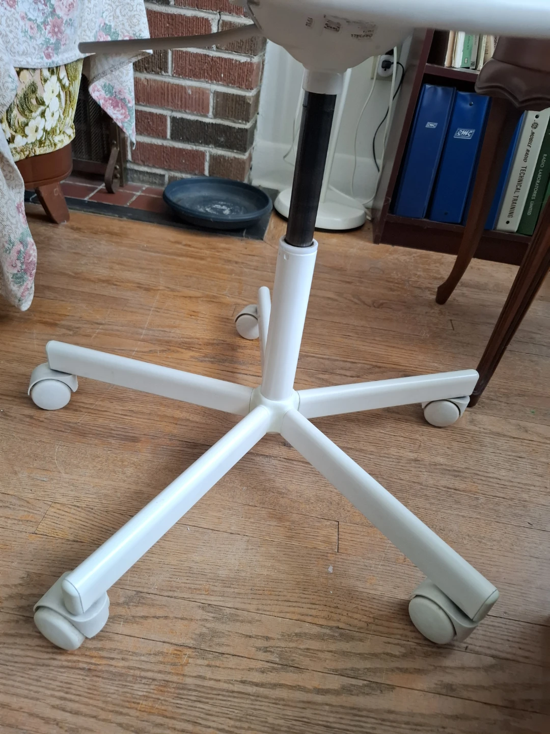 IKEA Swivel Chair - photo 2