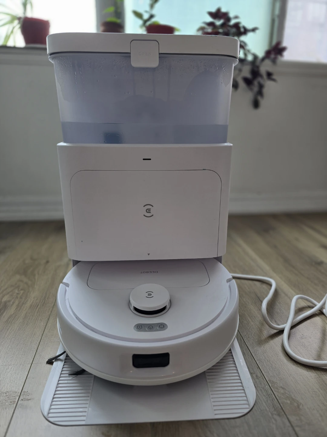 Ecovacs Deebot N30 Pro Omni - 3 months old - Like New
