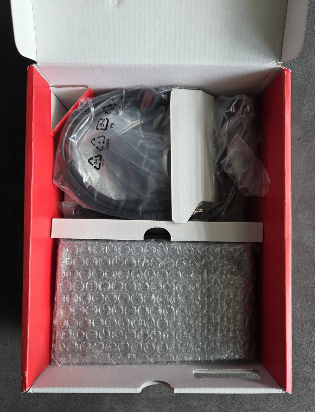 Nintendo Switch 💯 Brand New !! Never Used - photo 3