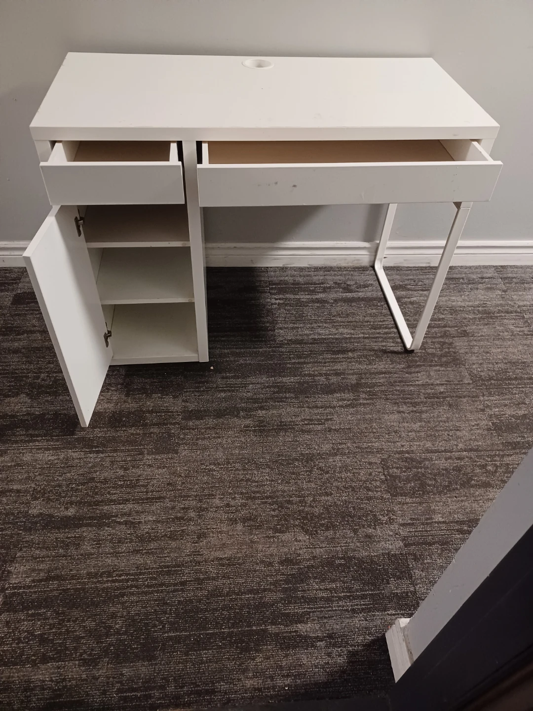 White Compact Desk with Drawers - photo 3
