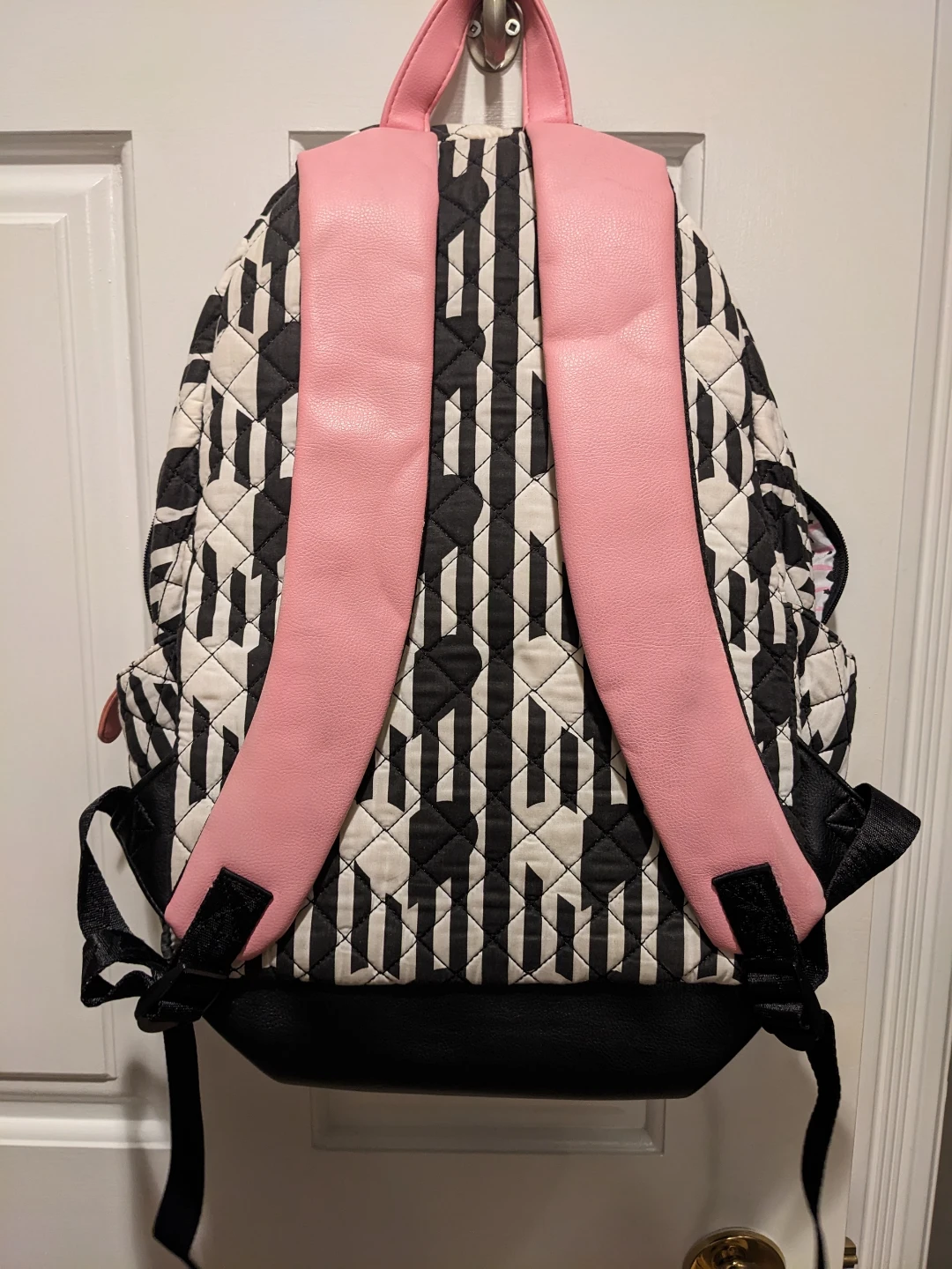 Betsey Johnson Black & White Quilted Backpack - photo 5