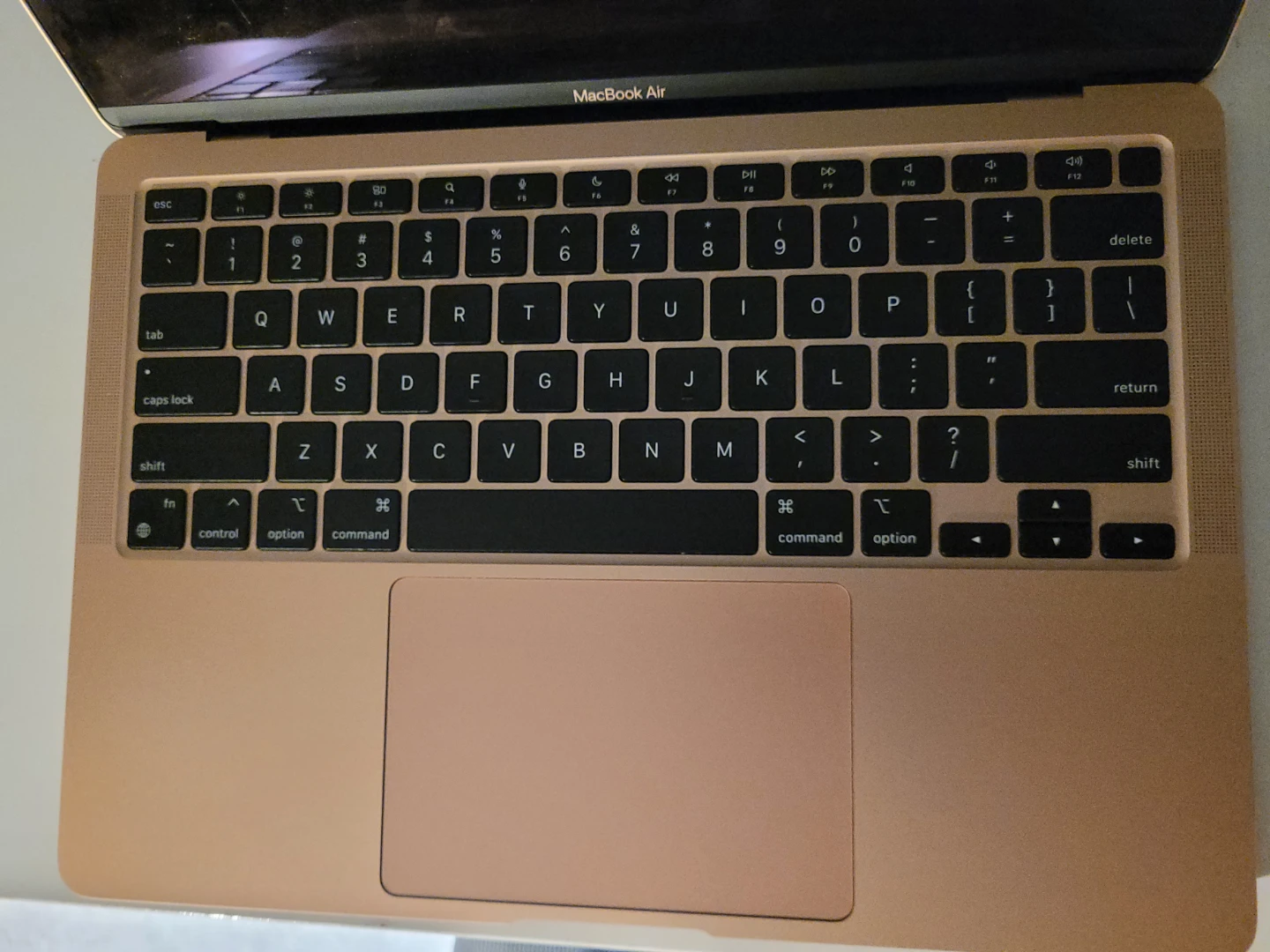 M1 MacBook Air 2020 - photo 2