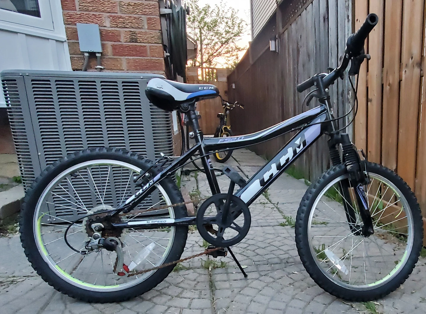 CCM T2.0 20-inch 6-Speed Kids Bike - photo 2