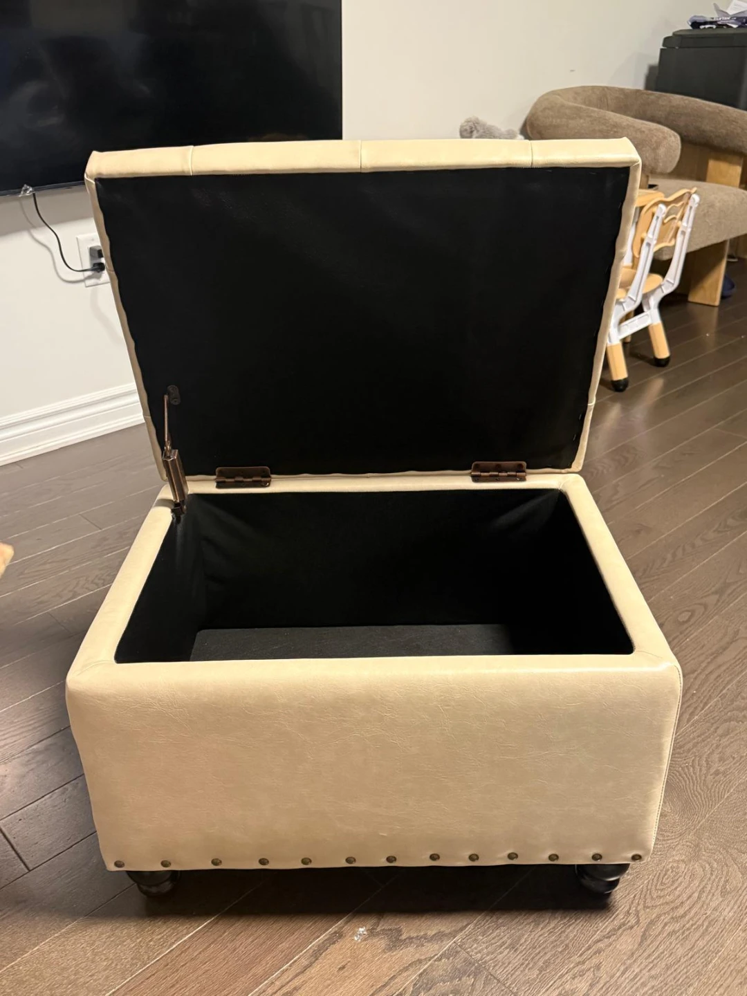Cream Faux Leather Storage Ottoman - photo 4