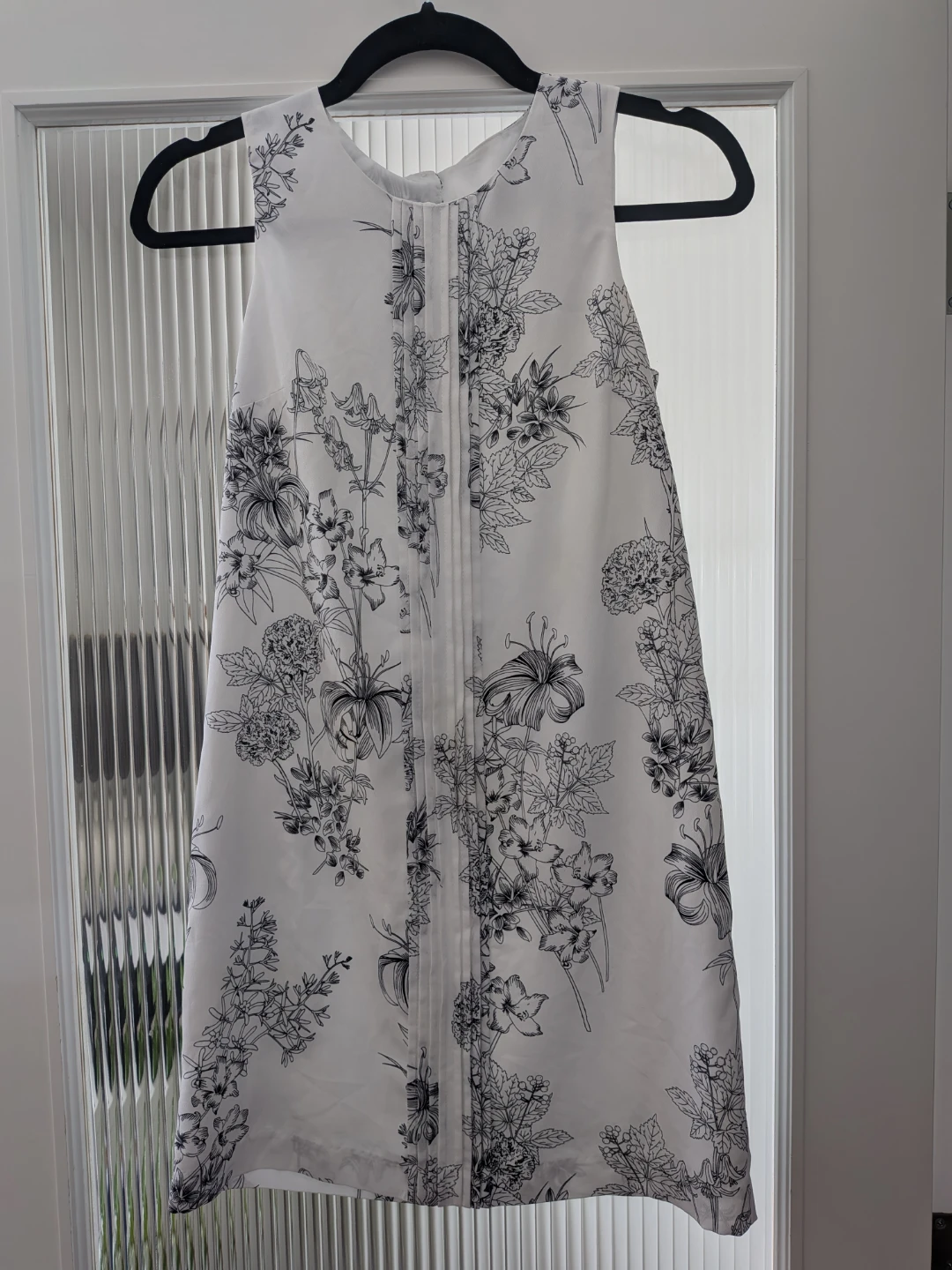Banana Republic Petite Black and White Floral Sleeveless Dress