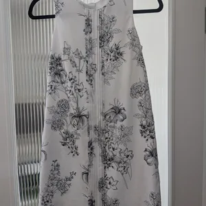 Banana Republic Petite Black and White Floral Sleeveless Dress