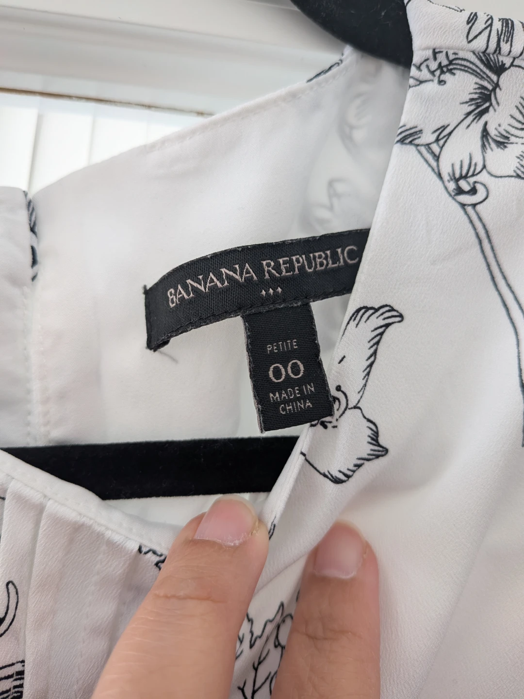Banana Republic Petite Black and White Floral Sleeveless Dress - photo 2