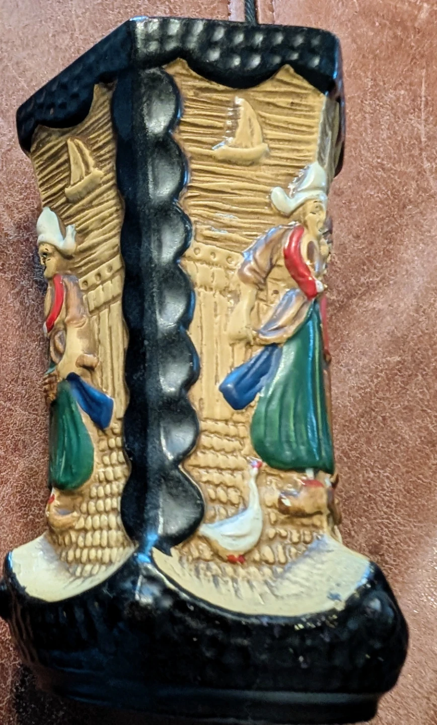 Antique Embosa Ware Vase - photo 2