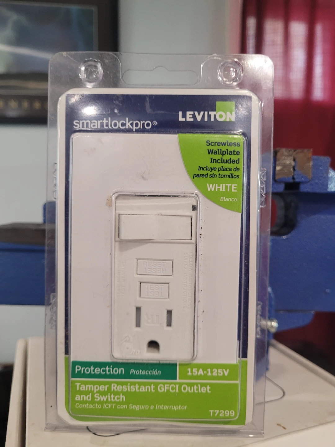 Leviton SmartlockPro Tamper Resistant GFCI Outlet and Switch