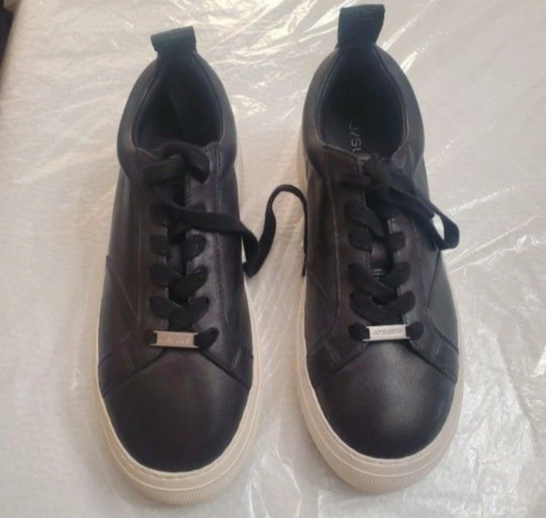 New womens jslides shoes size 7.5