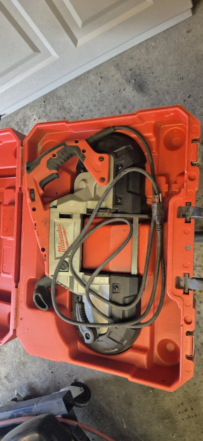 Milwaukee Deep Cut Variable Speed Band Saw Kit with Case