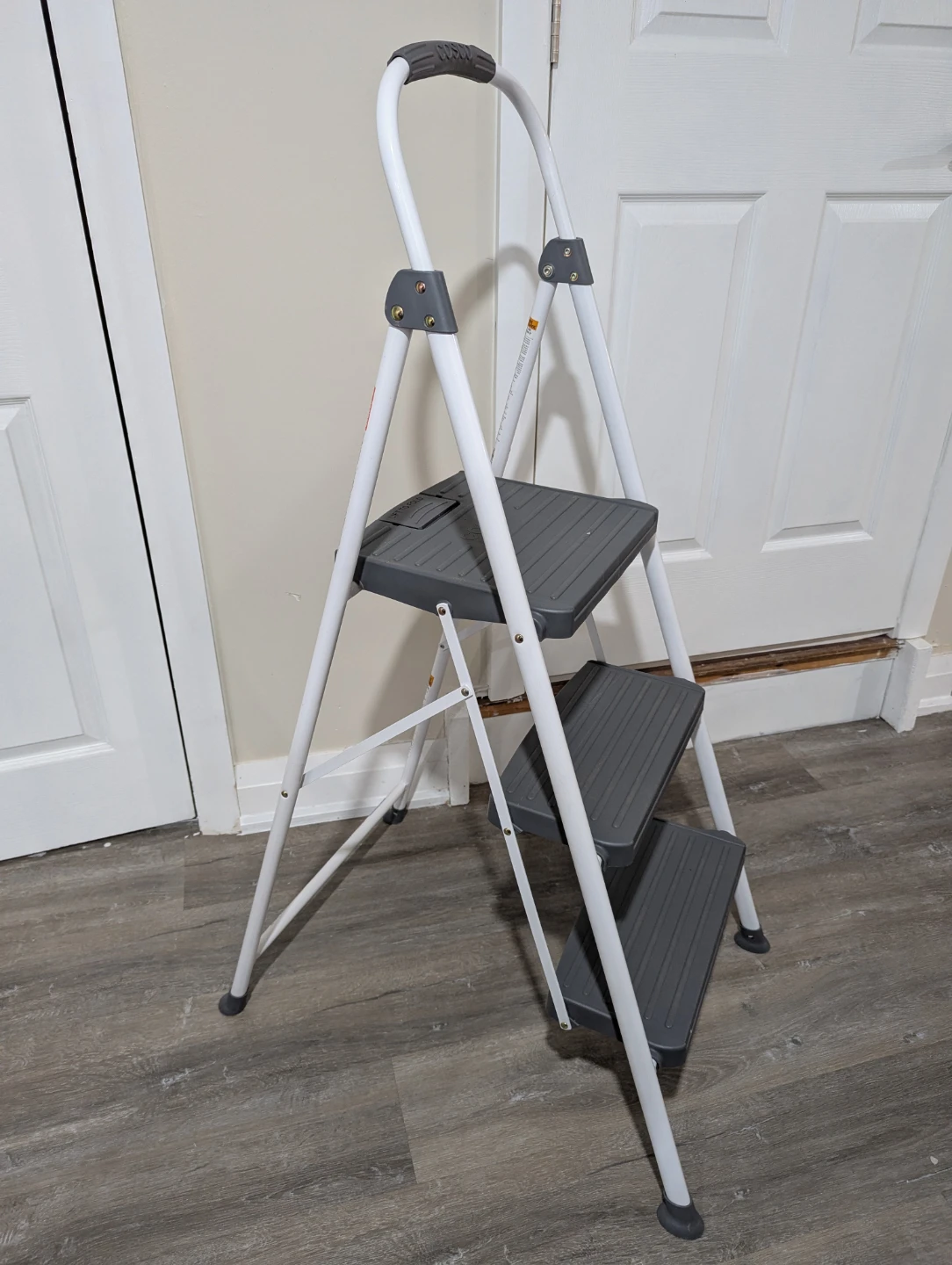 3-Step Stepladder - photo 2