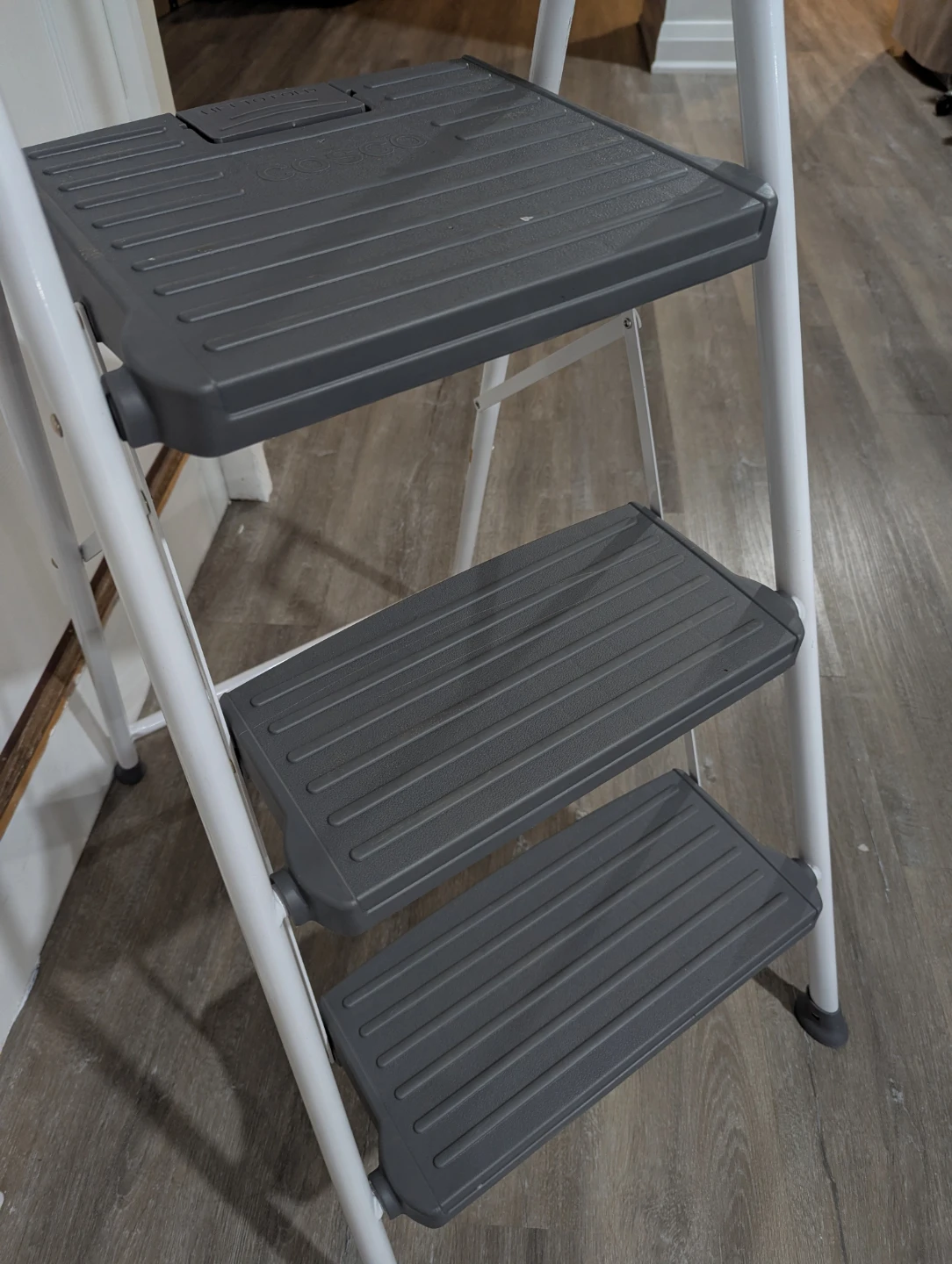 3-Step Stepladder - photo 3