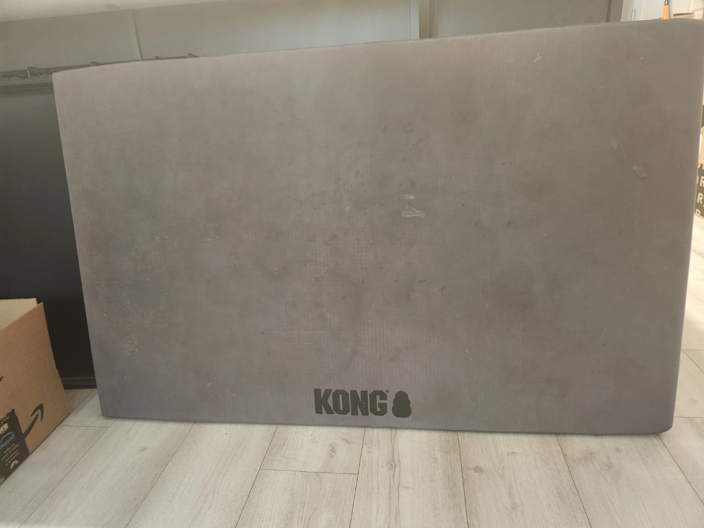 Dog crate cage with tray and kong dog mat - photo 2
