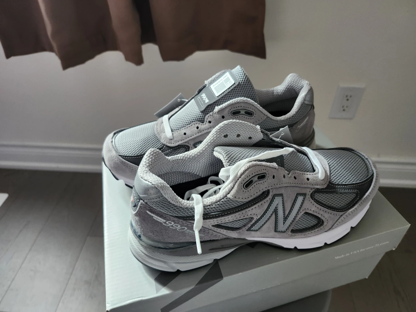 New Balance 990v4 Men's Sneakers Grey Size 7.5