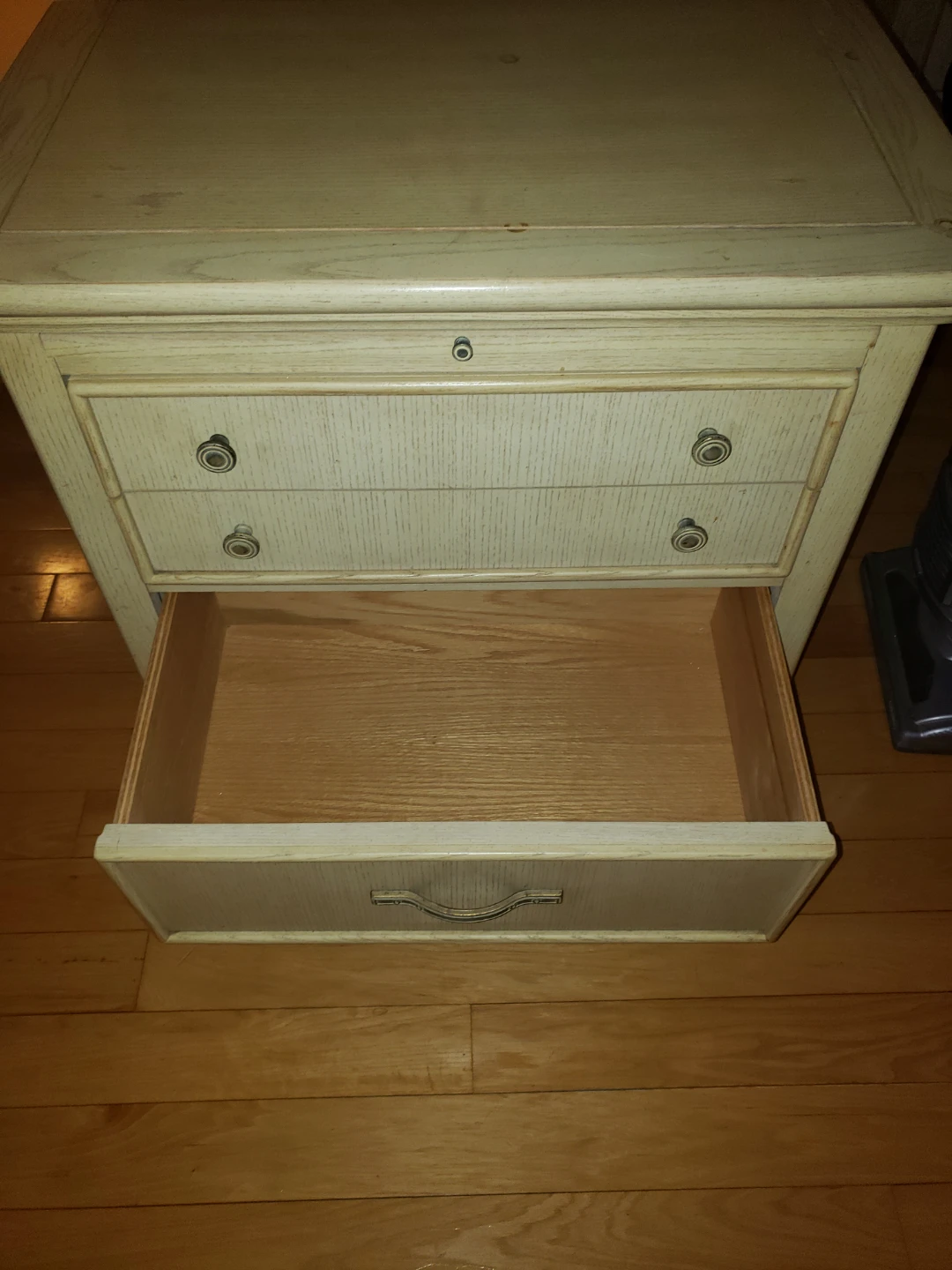 Cream Wood Nightstand with 2 Drawers and 1 Cabinet - photo 4