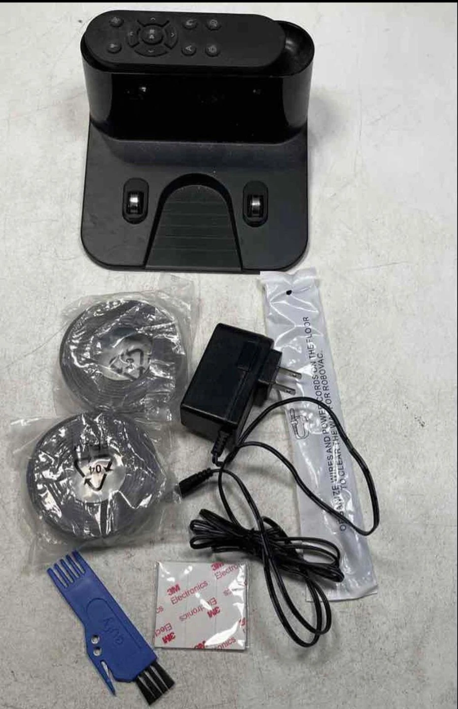 eufy RoboVac 30C Robot Vacuum Cleaner (cash only) - photo 2