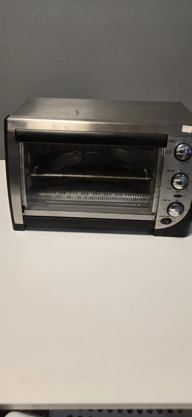 BLACK+DECKER 4-Slice Toaster Oven