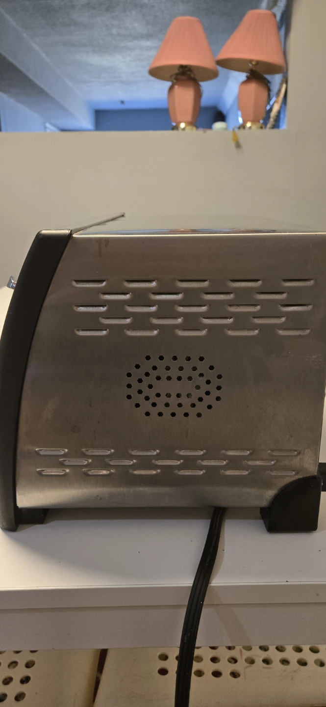 BLACK+DECKER 4-Slice Toaster Oven - photo 3