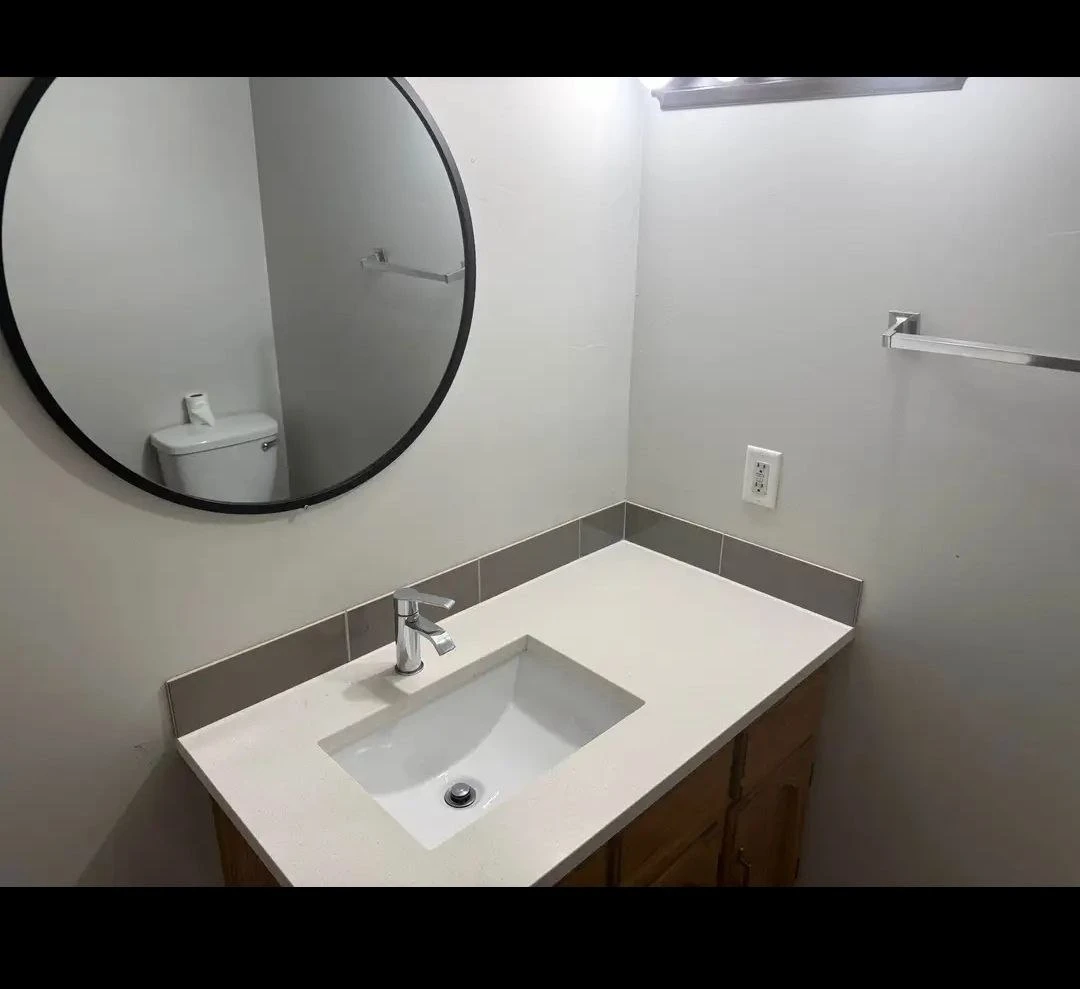 2bd 1 bath house for rent