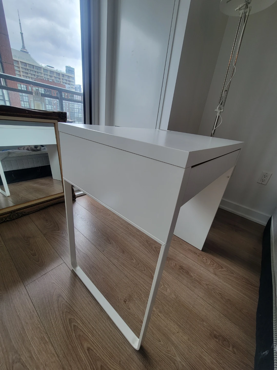 White Ikea Micke Desk with Drawer and Cable management - photo 4