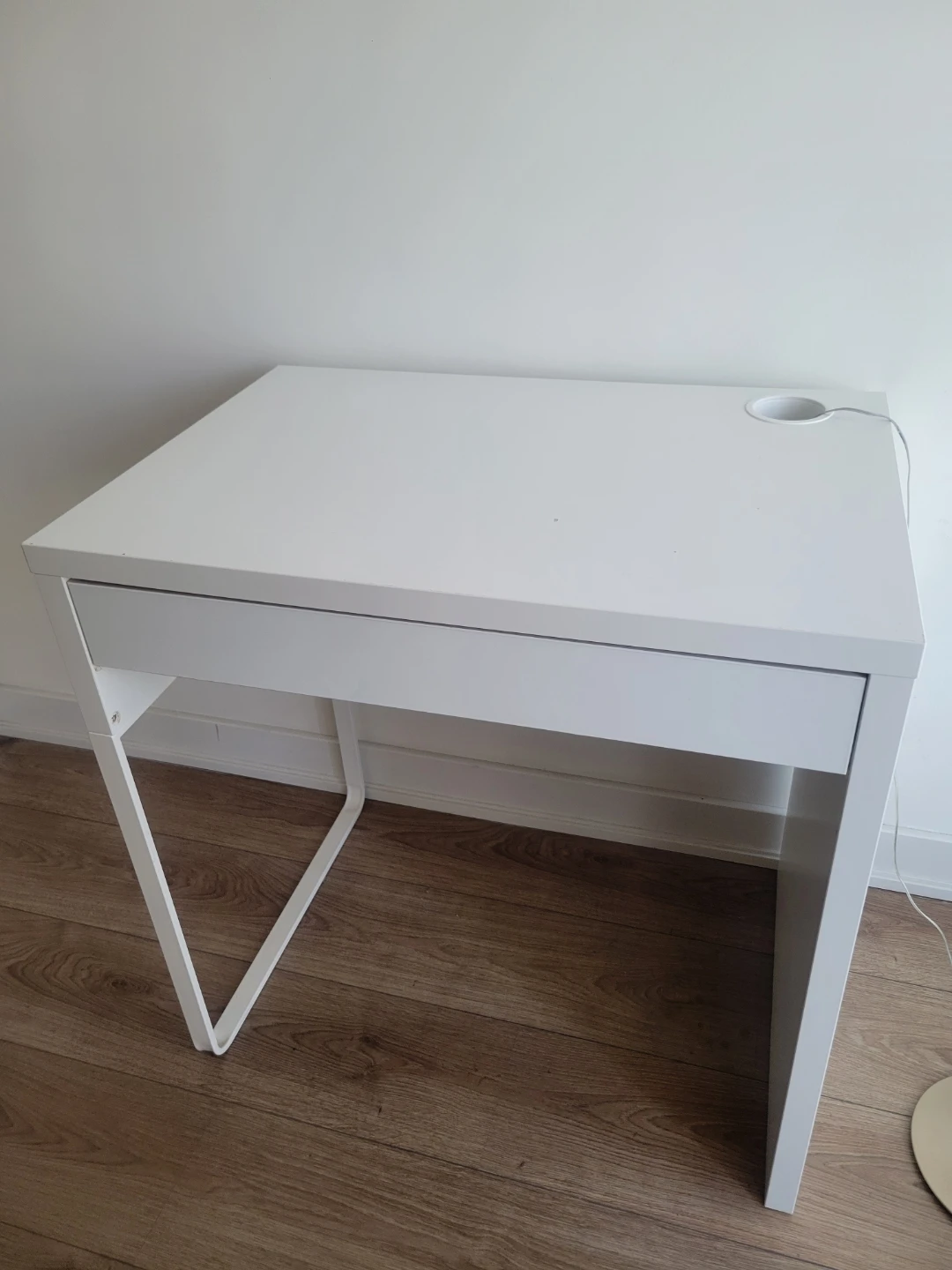 White Ikea Micke Desk with Drawer and Cable management - photo 3