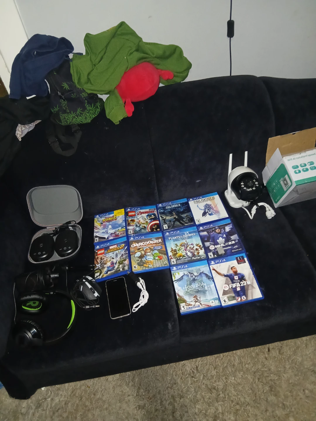 Trades for a gaems portable gaming monitor