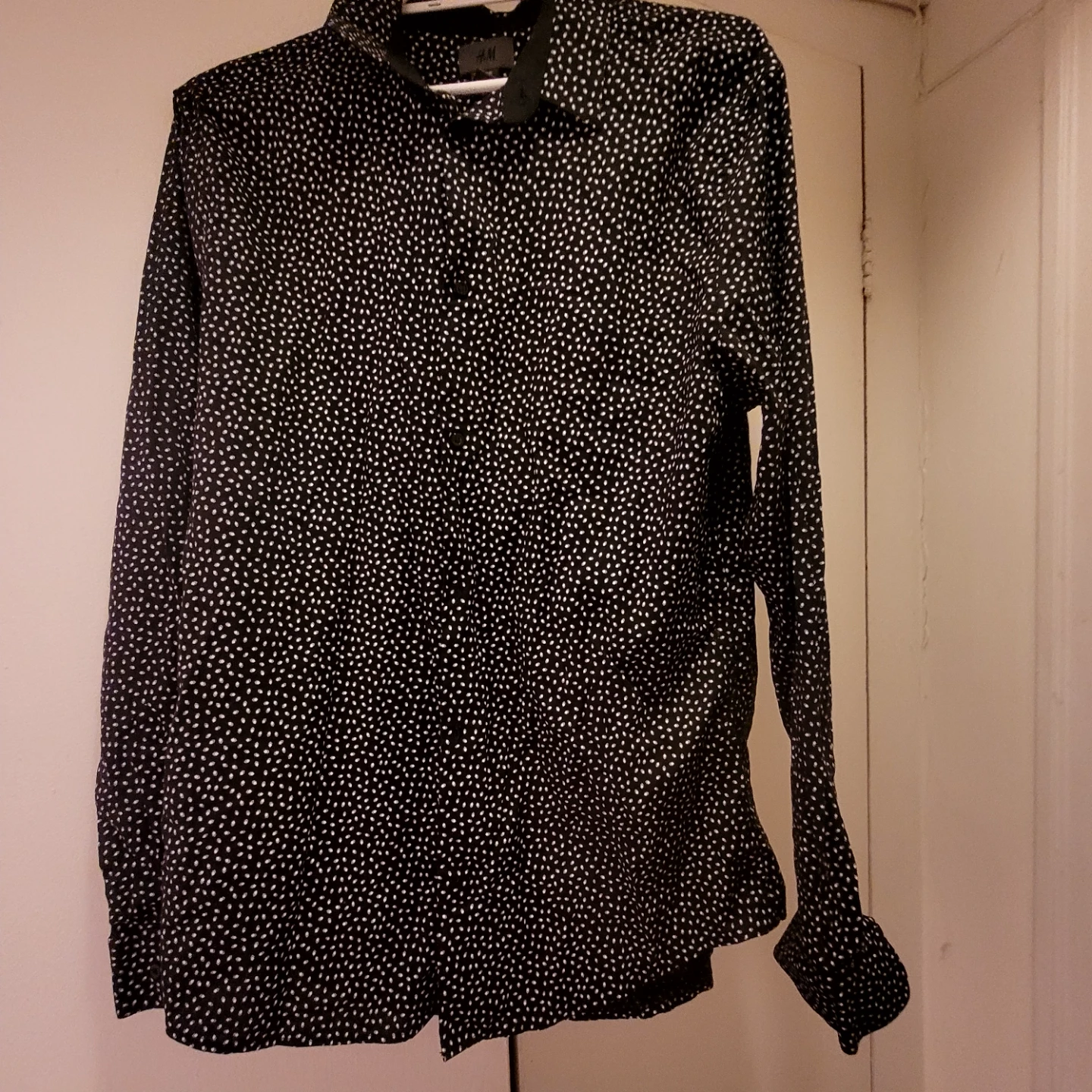 H&M Slim Fit Men's Black & White Dotted Long-Sleeve Shirt
