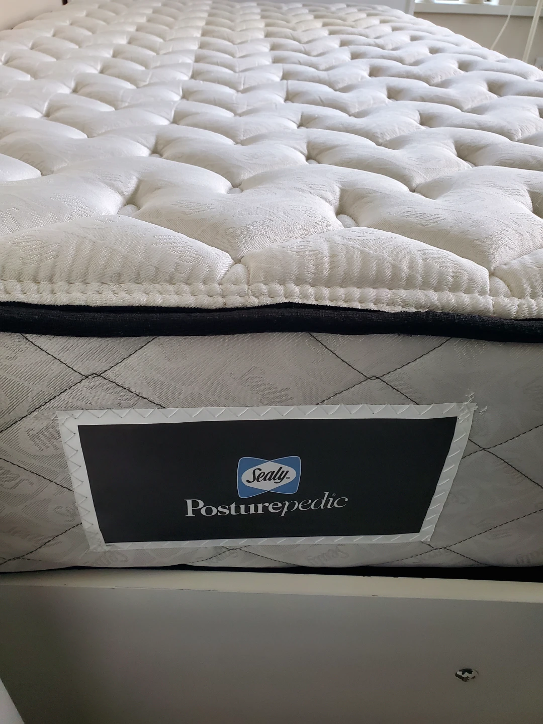 Sealy Posturepedic Mattress - photo 2
