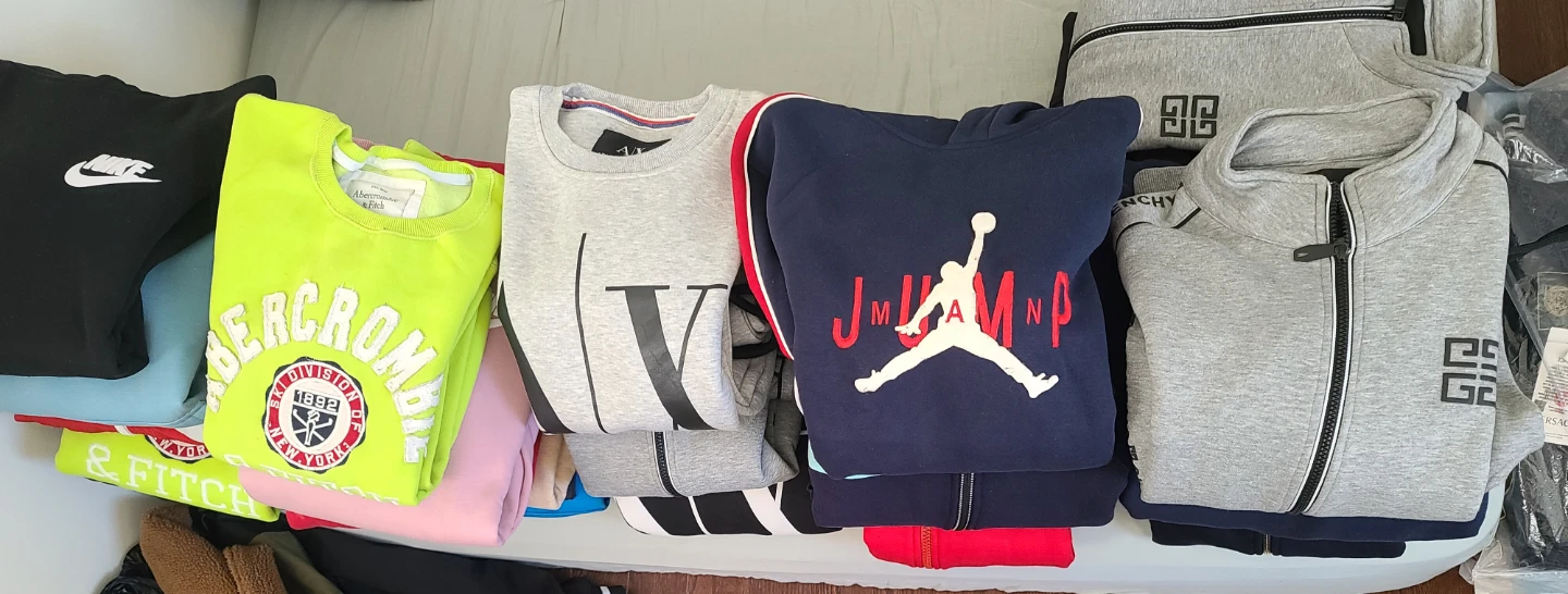 Hoodies, Tracksuits, and Sweatshirts ( Read description $) - photo 3