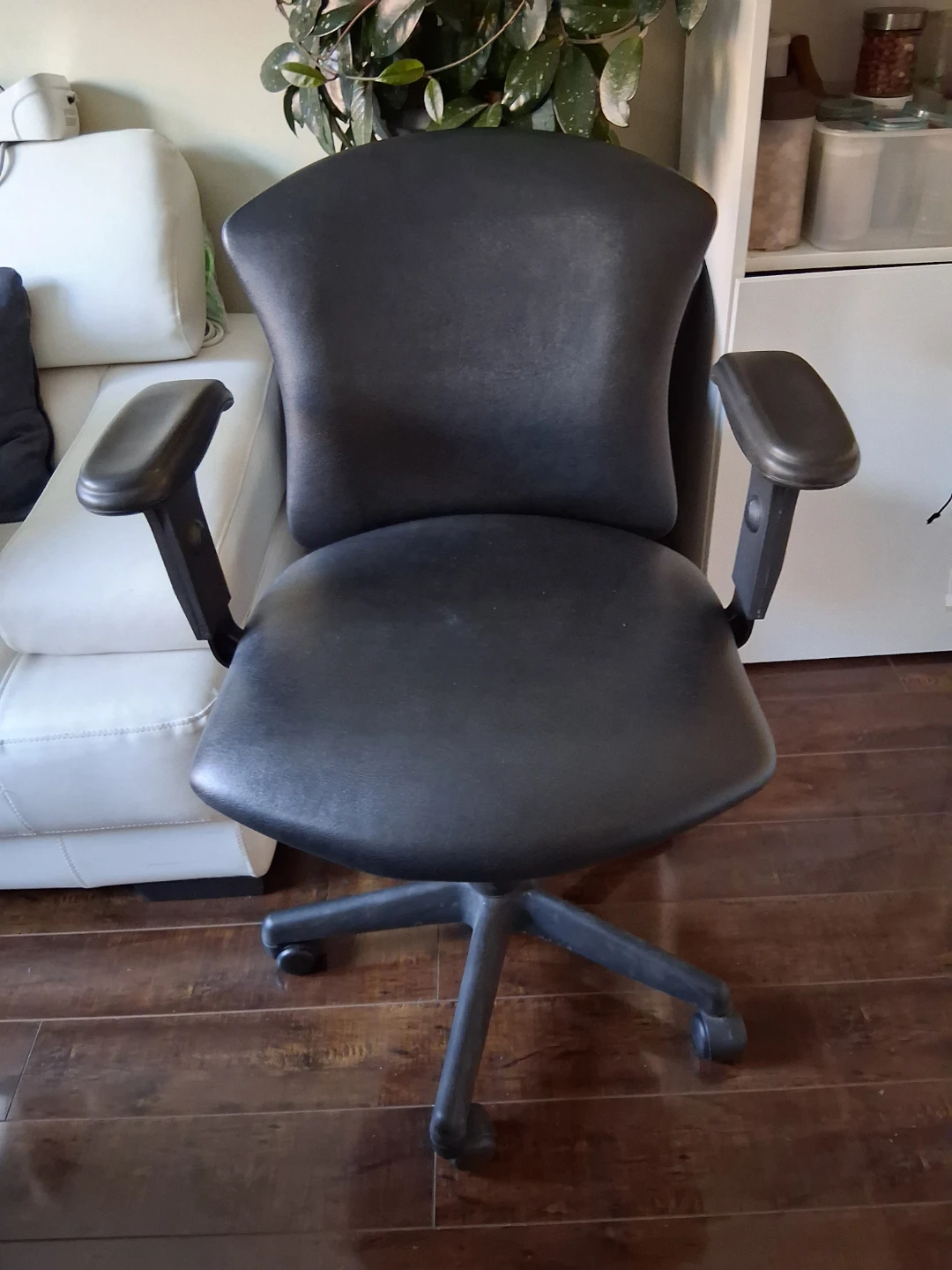 Black Office Chair heavy duty excellent condition - photo 2
