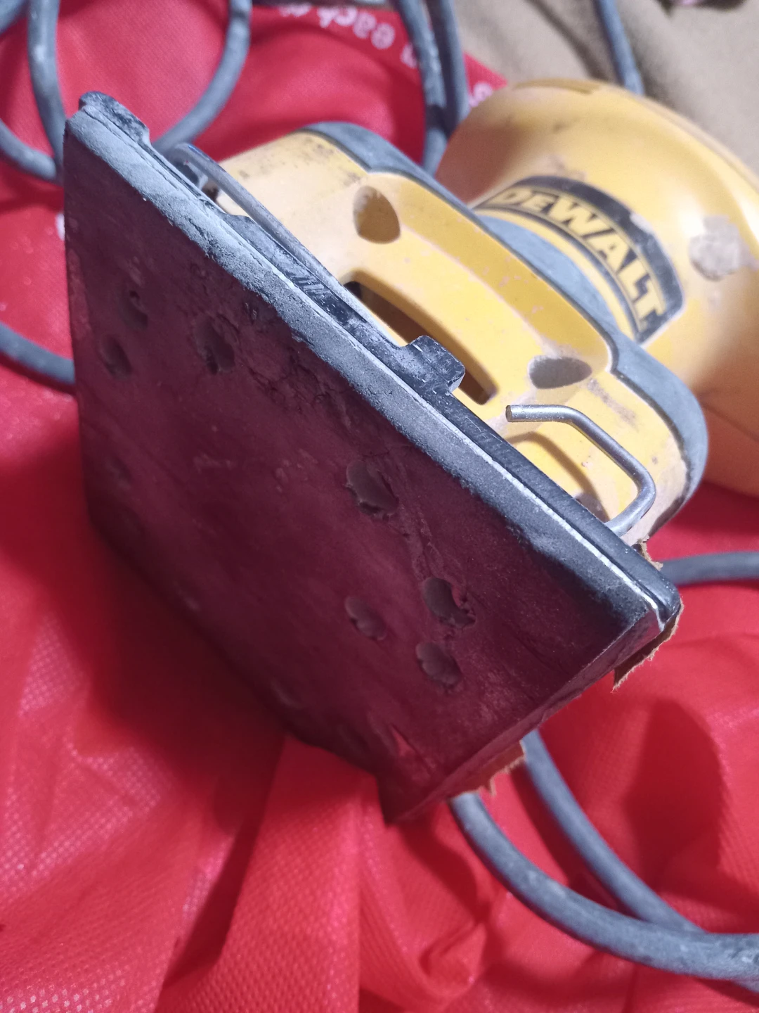 DEWALT Orbital Sander - photo 2