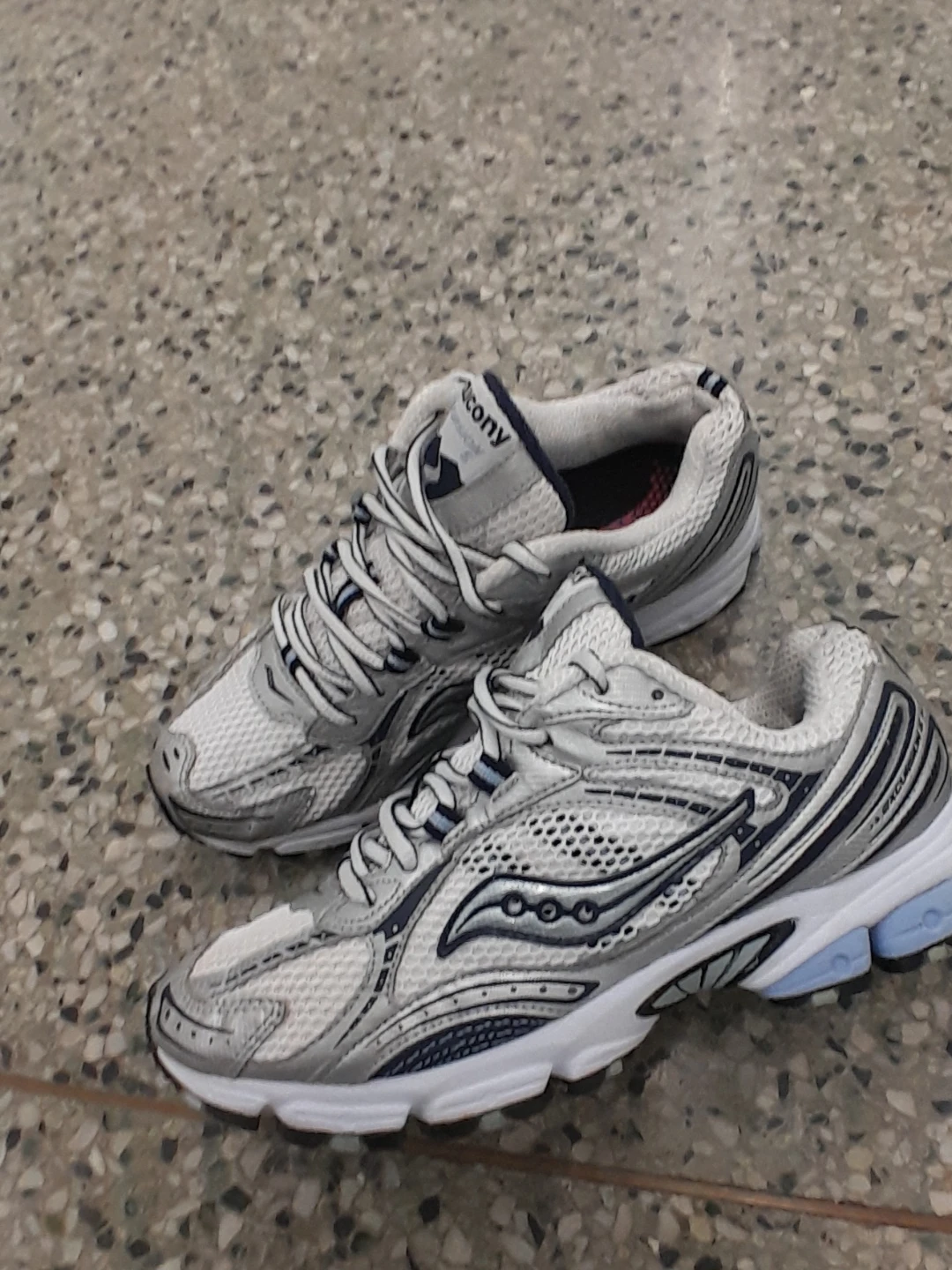 Saucony Running Shoes Women's Size 9 - photo 4