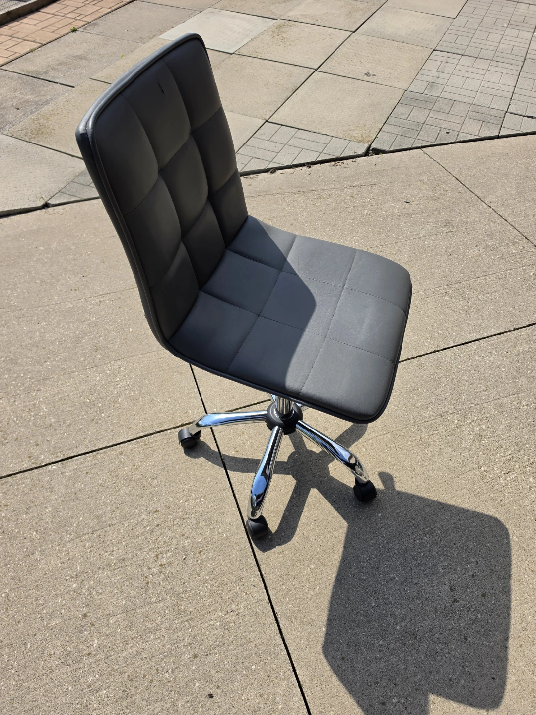 Grey Tufted Office Chair