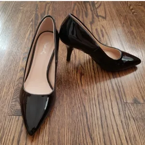 NEW Qupid Black Patent Pointed Toe Heels 5.5