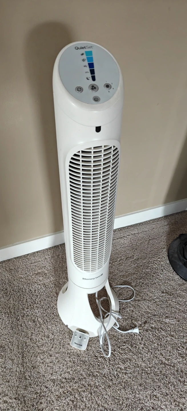 Honeywell QuietSet Tower Fan - photo 3