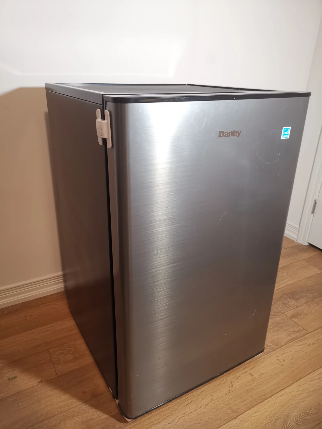 Danby Mini Fridge - photo 2