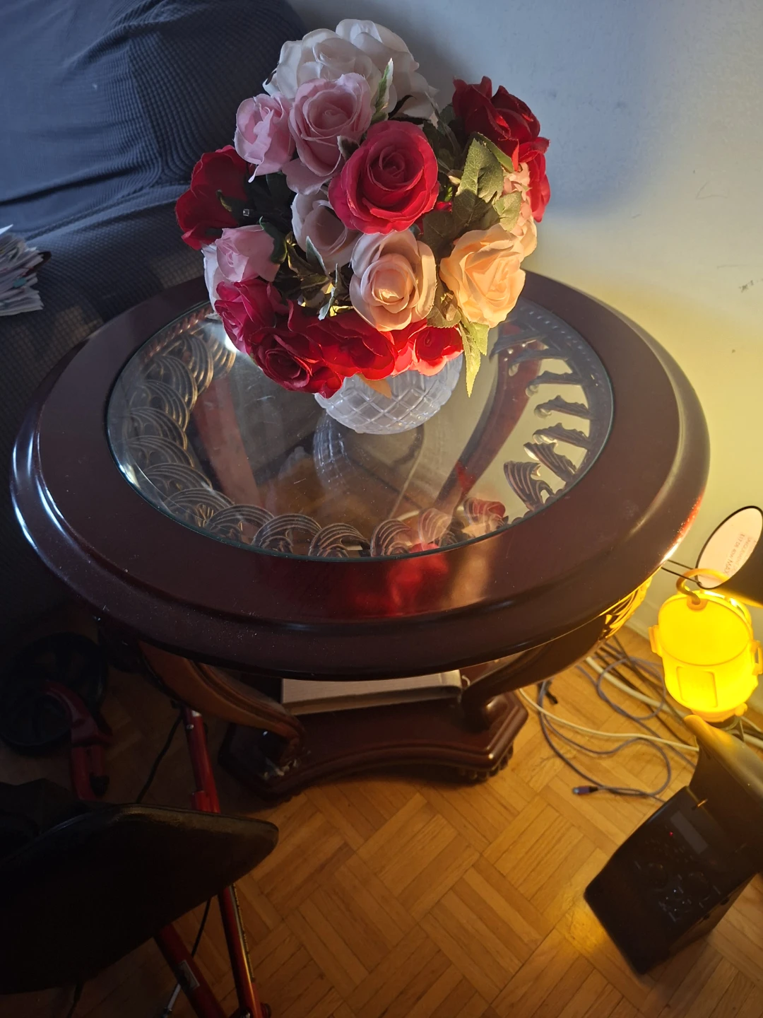 Decorative Table with Faux Roses - photo 4