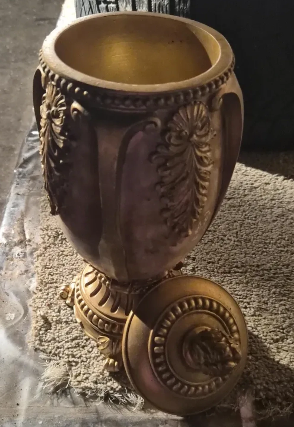 Decorative Urn with Lid