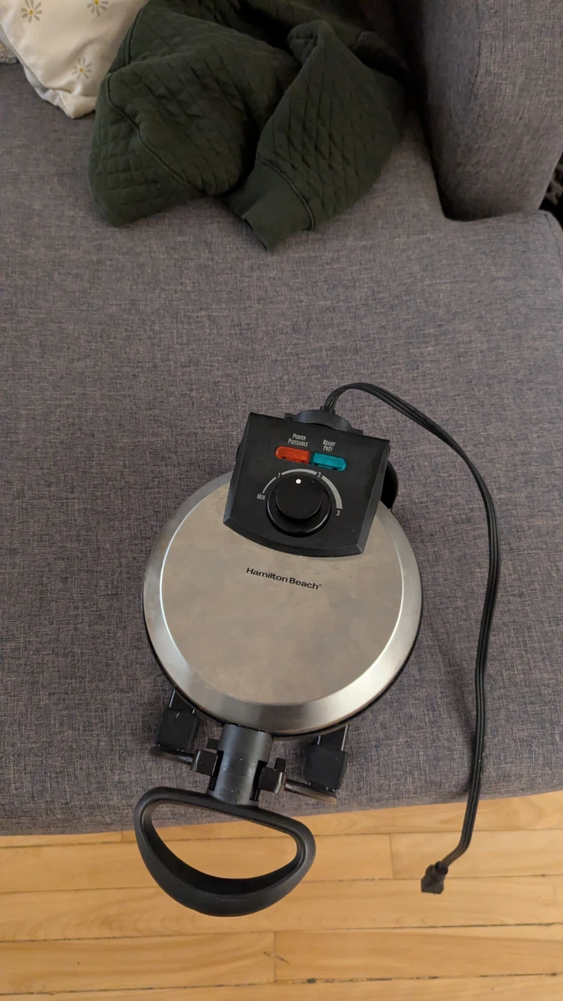 Belgian Waffle Maker - photo 2