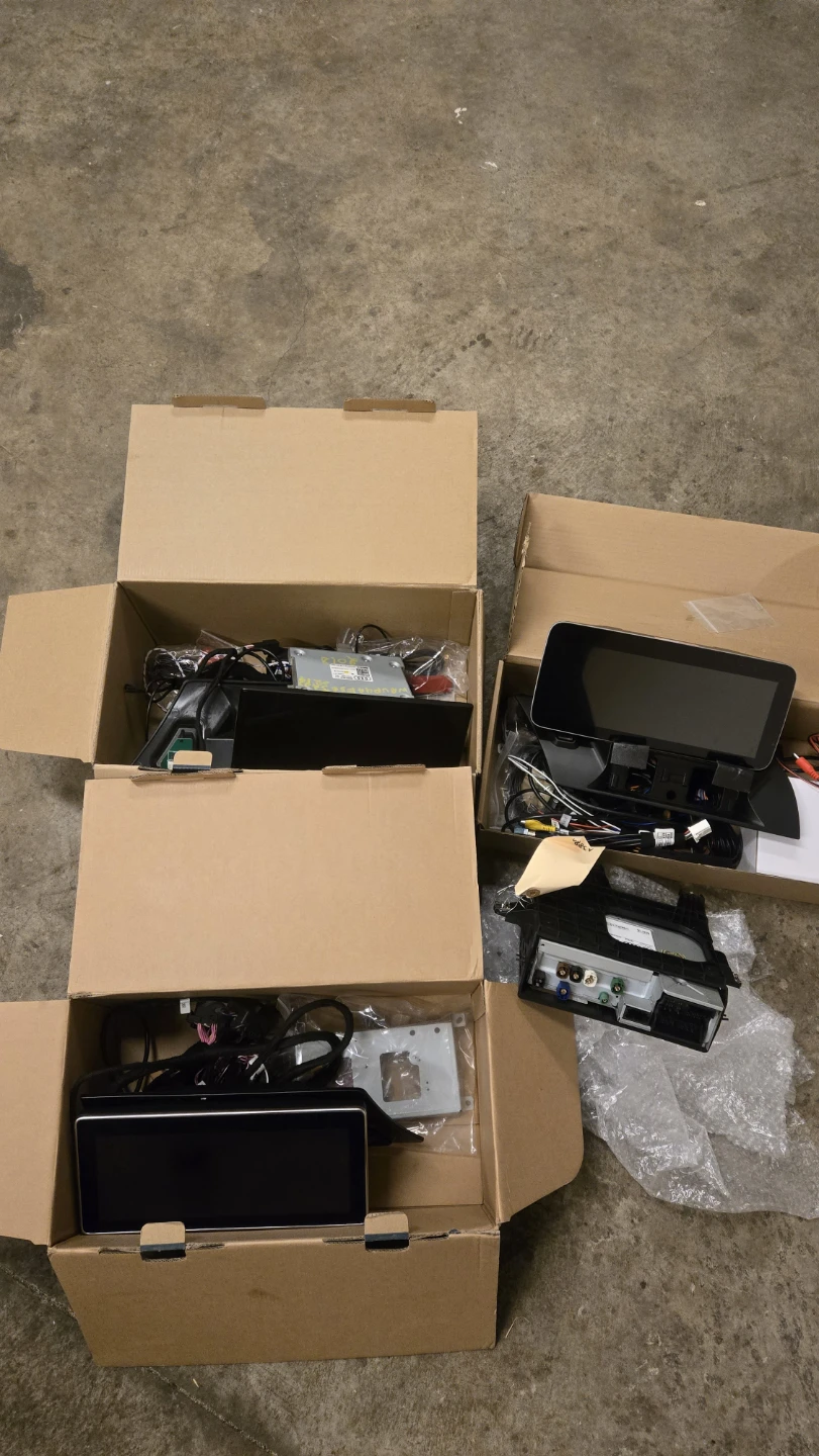 Car Infotainment System Screens and Components