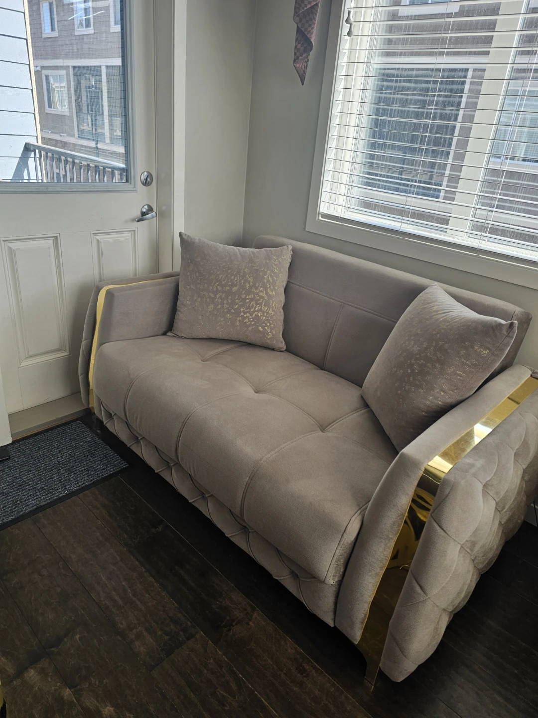 Loveseat (like new used only 6 months)