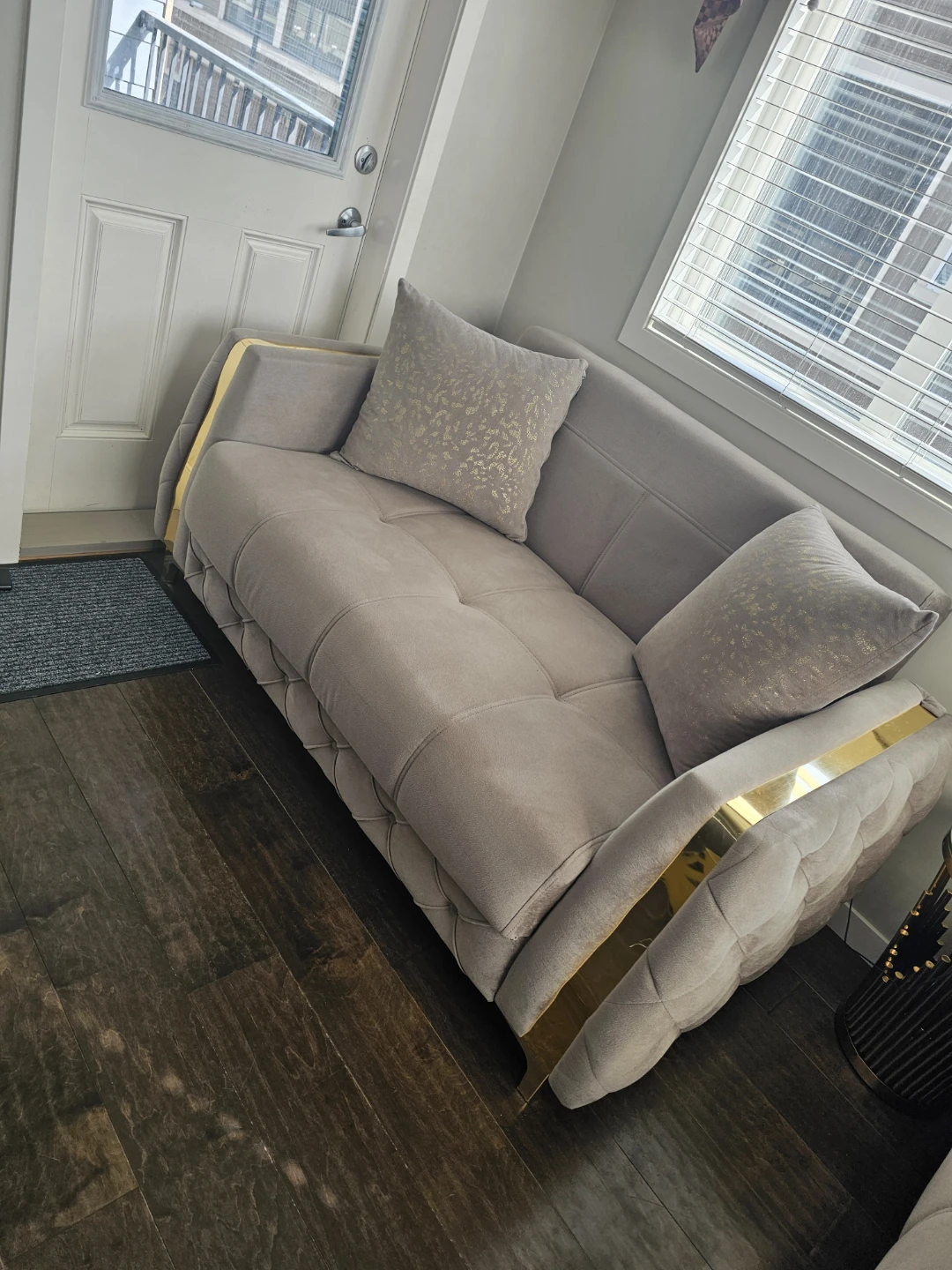Loveseat (like new used only 6 months) - photo 3