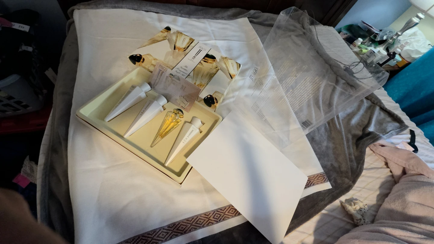JIVAGO 24K Golden Fragrance Perfume & Body Lotion Set for Women - photo 5
