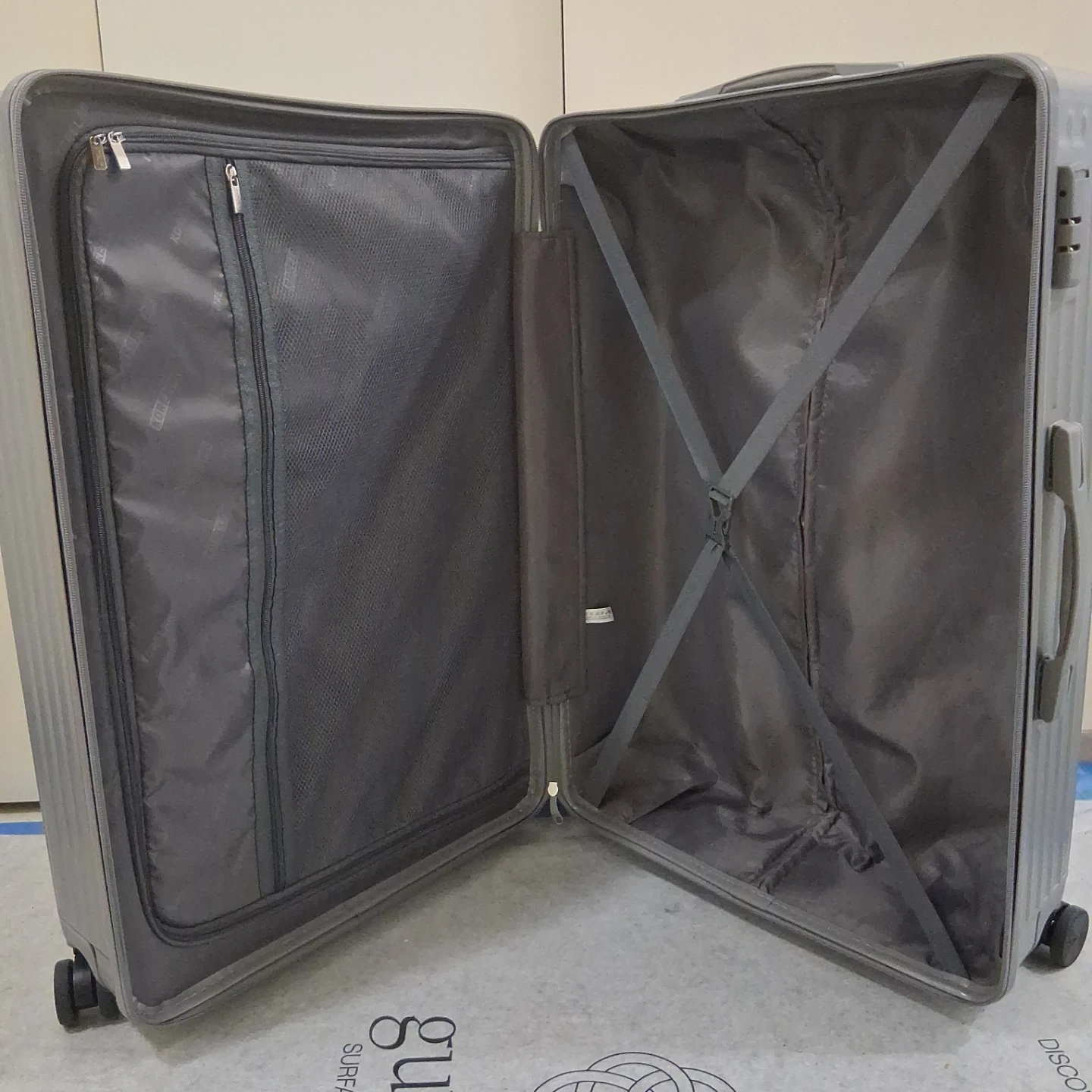 Luggage - photo 4