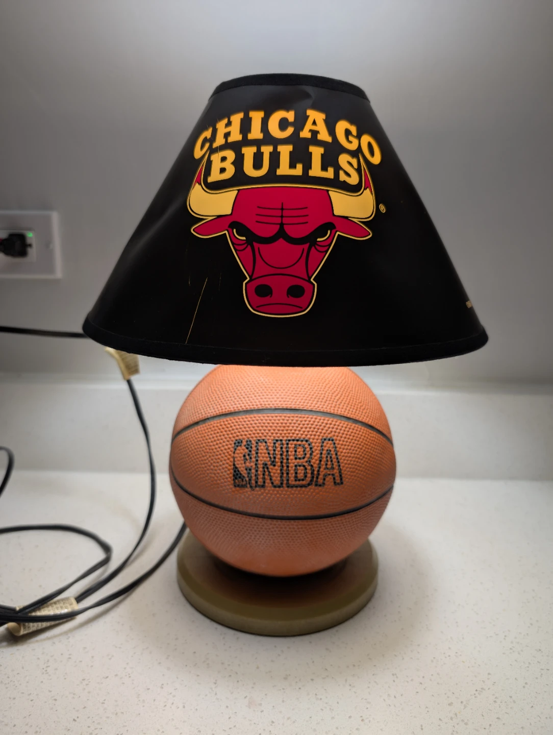 Vintage 90's Spalding NBA Chicago Bulls Basketball Lamp - photo 2