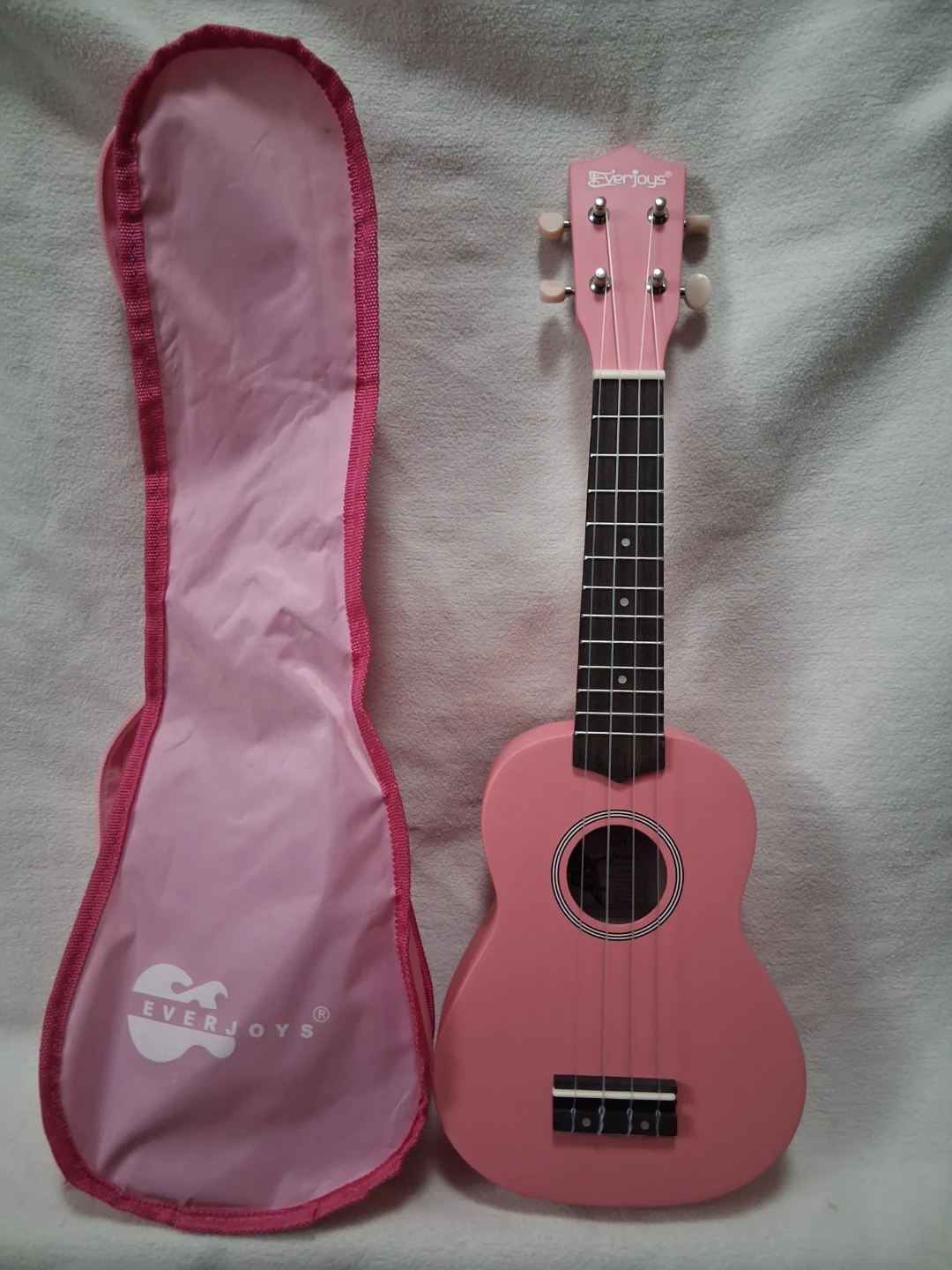 Everjous Pink Ukulele with Gig Bag