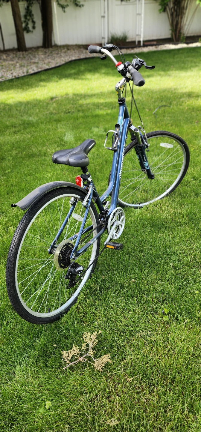 Schwinn Midmoor Hybrid Series Bicycle - photo 2