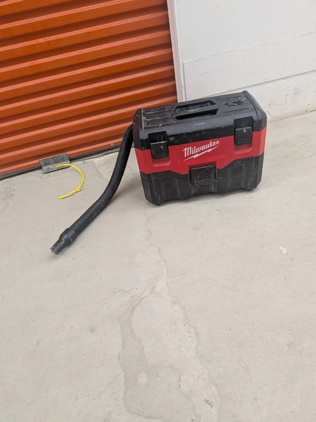 Milwaukee M18 mini shop vac